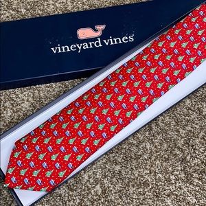NWT: Vineyard Vines Christmas Whale Tie